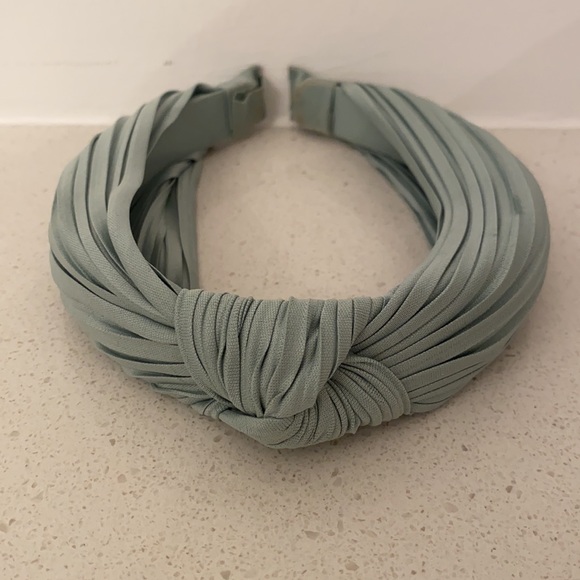 Various Women’s Headbands - Picture 2 of 3